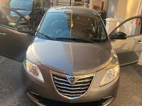 Usata Lancia Ypsilon 69 CV (50 kW) 2015 Grigio Utilitaria