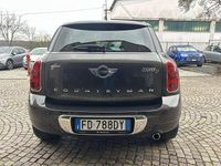 Usado Mini Cooper D Countryman 111 HP (81 kW) 2016 Preto SUV