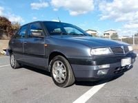 Usata Lancia Delta 74 CV (54 kW) 1993 Grigio Utilitaria