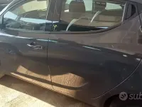 Usata Lancia Ypsilon 69 CV (50 kW) 2015 Grigio Utilitaria