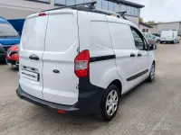 Usata Ford Transit Courier 101 CV (74 kW) 2022 Bianco Furgone