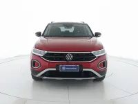 Usata VW T-Roc Life 110 CV (80 kW) 2023 Kings red metallizzato nero SUV