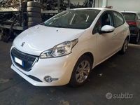 Usata Peugeot 208 68 CV (50 kW) 2013 Bianco Utilitaria