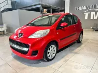Usata Peugeot 107 68 CV (50 kW) 2009 Rosso Utilitaria