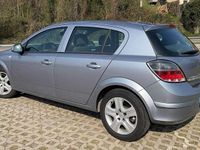 Usata Opel Astra Enjoy 90 CV (66 kW) 2010 Argento Berlina
