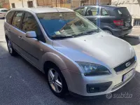 Usata Ford Focus 90 CV (66 kW) 2007 Grigio Station wagon