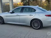 Usata Alfa Romeo Giulia Super 180 CV (132 kW) 2017 Grigio Berlina