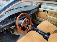 Usata Mercedes 190 90 CV (66 kW) 1984 Berlina
