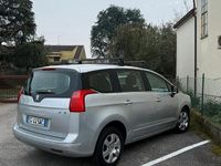 Usata Peugeot 5008 112 CV (82 kW) 2011 Grigio Monovolume