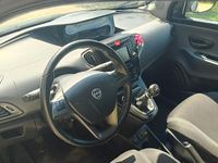 Usata Lancia Ypsilon 69 CV (50 kW) 2016 Blu Utilitaria