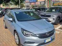Usata Opel Astra Dynamic 105 CV (77 kW) 2017 Azzurro Berlina