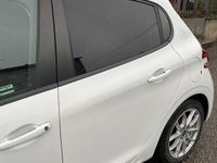 Usata Peugeot 208 83 CV (61 kW) 2018 Bianco Utilitaria