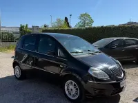 Usata Lancia Musa 70 CV (51 kW) 2008 Viola Monovolume