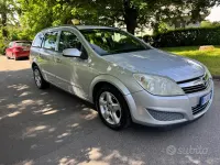 Usata Opel Astra Cosmo 101 CV (74 kW) 2007 Grigio Berlina