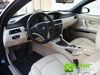 Usado BMW 325 Cabriolet Efficient Dynamics 197 HP (144 kW) 2009 Azul Cabrios