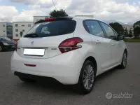 Usata Peugeot 208 75 CV (55 kW) 2016 Bianco Utilitaria