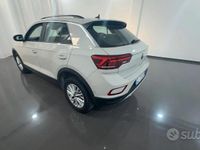 Usata VW T-Roc Life 110 CV (80 kW) 2022 Grigio SUV