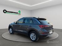 Usata VW T-Roc Life 150 CV (110 kW) 2022 Grigio SUV
