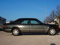 Begagnad Mercedes E200 1992 Sedan