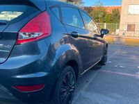 Usata Ford Fiesta 82 CV (60 kW) 2010 Grigio Utilitaria