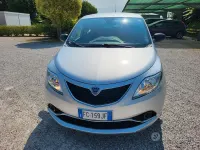 Usata Lancia Ypsilon Silver 69 CV (50 kW) 2017 Grigio Utilitaria