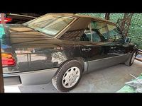 Usata Mercedes E200 136 CV (100 kW) 1993 Nero Berlina