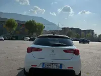 Usata Alfa Romeo Giulietta Distinctive 105 CV (77 kW) 2011 Bianco Utilitaria