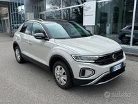 Usata VW T-Roc Life 150 CV (110 kW) 2023 Grigio SUV