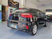 Usata Kia Rio 84 CV (61 kW) 2016 Nero Utilitaria