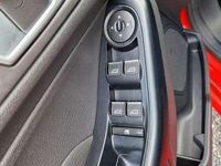 Usata Ford Fiesta Ghia 79 CV (58 kW) 2010 Rosso Utilitaria