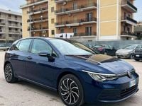 Usata VW Golf VIII Life 115 CV (84 kW) 2022 Blu Berlina