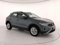 Usata VW T-Roc Life 116 CV (85 kW) 2025 Petroleum blue metallizzato nero SUV