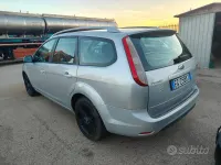 Usata Ford Focus 109 CV (80 kW) 2011 Grigio Station wagon