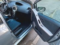 Usata Toyota Yaris 69 CV (50 kW) 2008 Grigio Utilitaria
