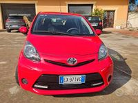 Usata Toyota Aygo Cool 69 CV (50 kW) 2015 Rosso Utilitaria