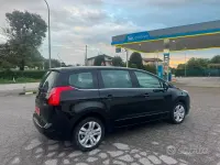 Usata Peugeot 5008 120 CV (88 kW) 2017 Nero Monovolume