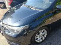 Usata Toyota Auris Hybrid Active 99 CV (72 kW) 2016 Berlina