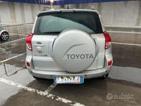 Usata Toyota RAV4 Sol 136 CV (100 kW) 2006 Grigio SUV