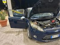 Usata Ford Fiesta Titanium 70 CV (51 kW) 2012 Blu Berlina