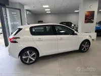 Occasion Peugeot 308 Access 110 ch (80 kW) 2016 Blanc Berline
