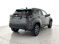 Nuova Toyota Yaris Cross Trend 92 CV (67 kW) 2026 Grigio met SUV