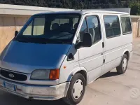 Usata Ford Transit Tourneo 85 CV (62 kW) 1999 Grigio Monovolume