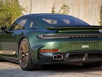 Nuova Porsche 911 Turbo S 711 CV (522 kW) 2025 Oak green metallic Coupé