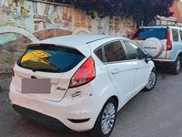 Usata Ford Fiesta 75 CV (55 kW) 2013 Bianco Utilitaria
