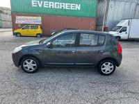 Usata Dacia Sandero Lauréate 72 CV (52 kW) 2010 Grigio Berlina