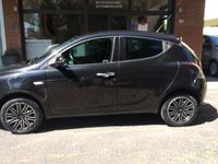 Usata Lancia Ypsilon Gold 69 CV (50 kW) 2019 Nero Utilitaria