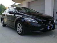 Usata Volvo V40 Momentum 114 CV (83 kW) 2012 Nero Berlina