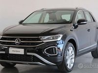 Usata VW T-Roc R-line 150 CV (110 kW) 2023 Nero SUV