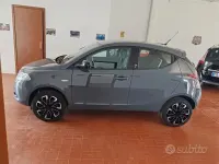 Usata Lancia Ypsilon 80 CV (58 kW) 2015 Grigio Utilitaria