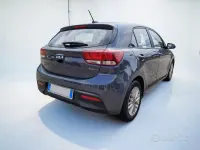 Usata Kia Rio Style 84 CV (61 kW) 2022 Grigio scuro metallizzato Berlina
